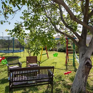  Apartment Dadic With Parking & Playground