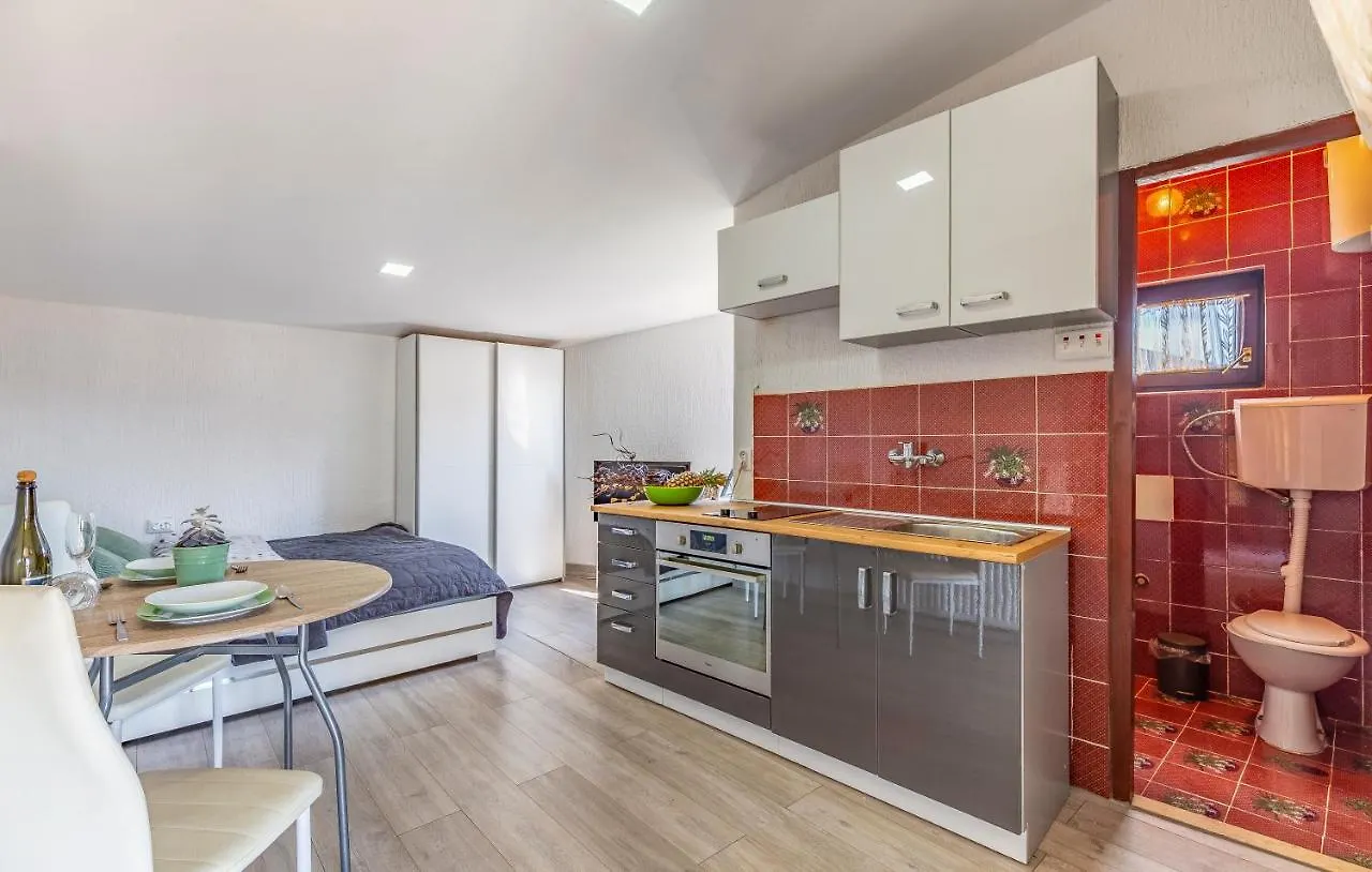 Apartments Tamara Medulin