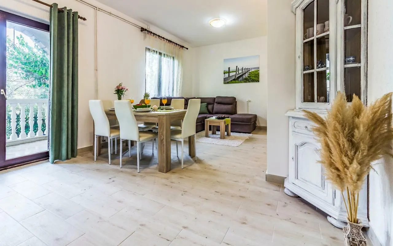 Apartments Tamara Medulin 0*,  Croatia